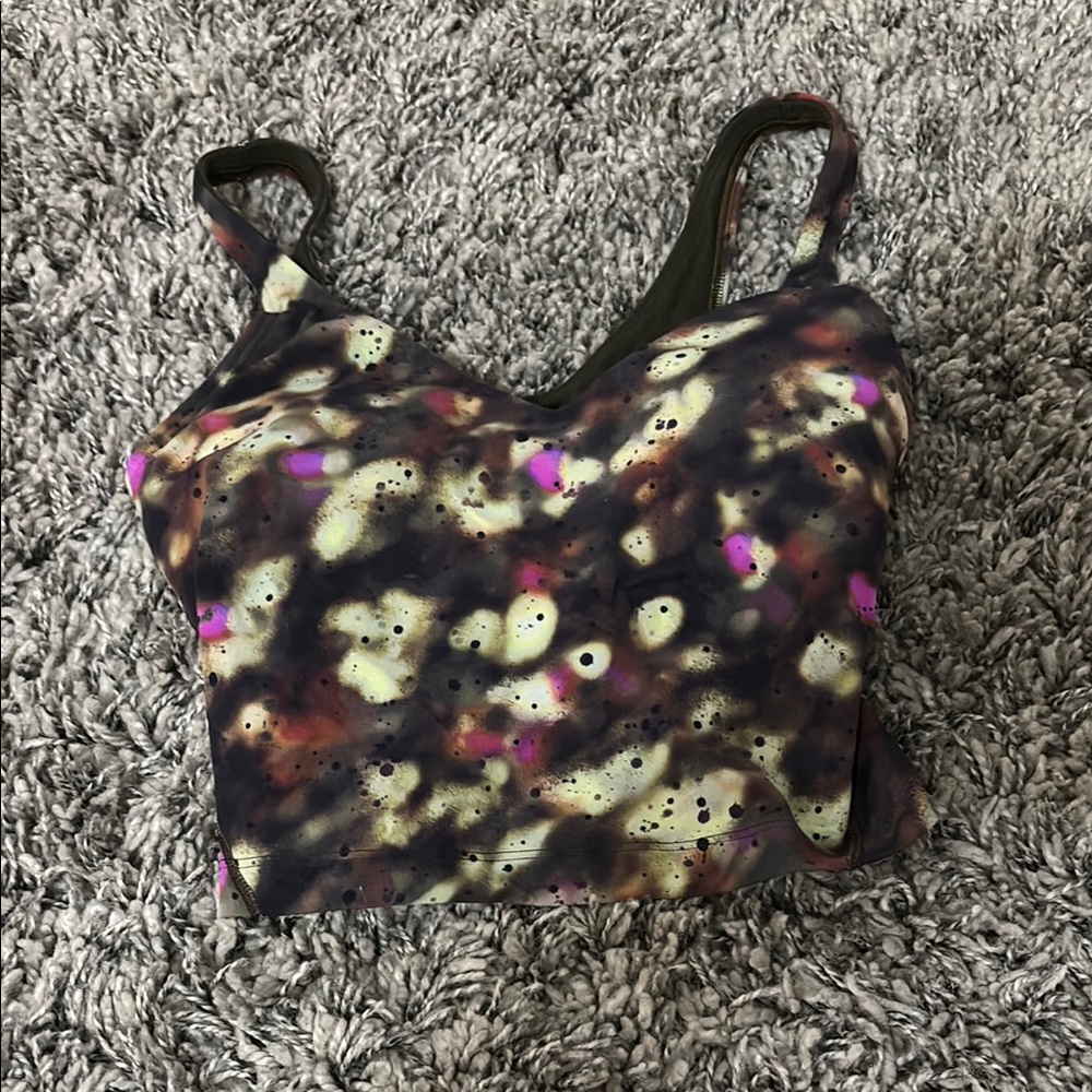 Multicolored align top